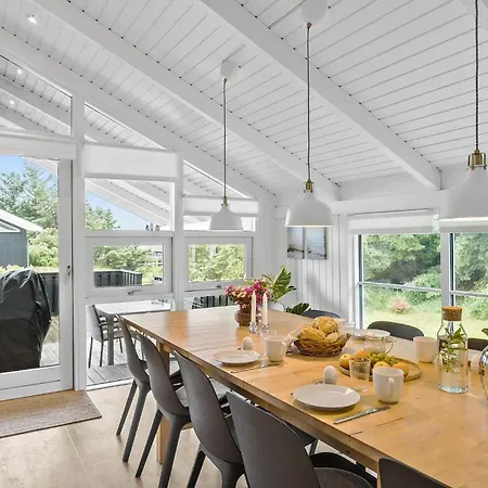 Awesome In With Kitchen 펜션